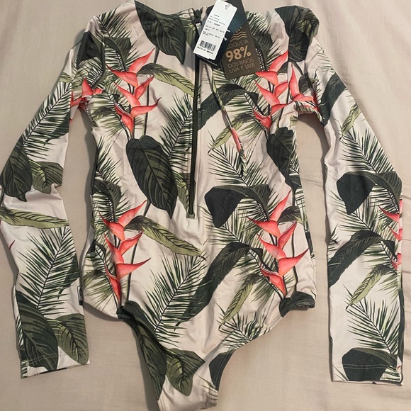 PEÑA life Womens one piece swim suit. Made in Brazil. New with tags! - Picture 9 of 13